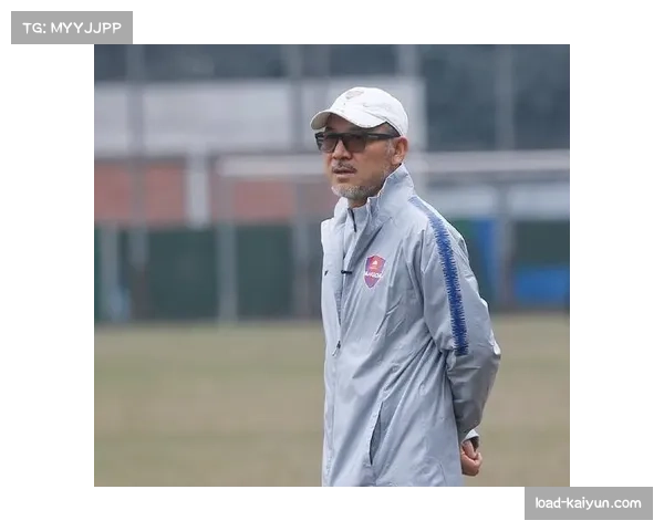 教练张外龙临场指挥特点 重庆铜梁龙战术纪律严明